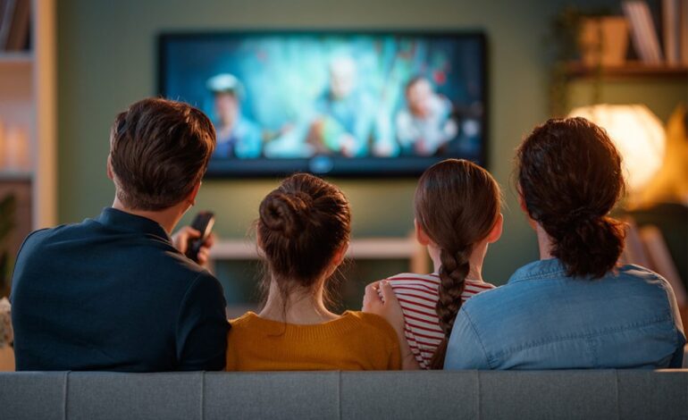 Ailece İzlenebilecek En İyi Filmler ve Diziler