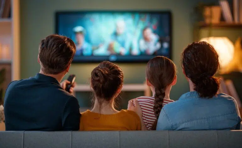Ailece İzlenebilecek En İyi Filmler ve Diziler