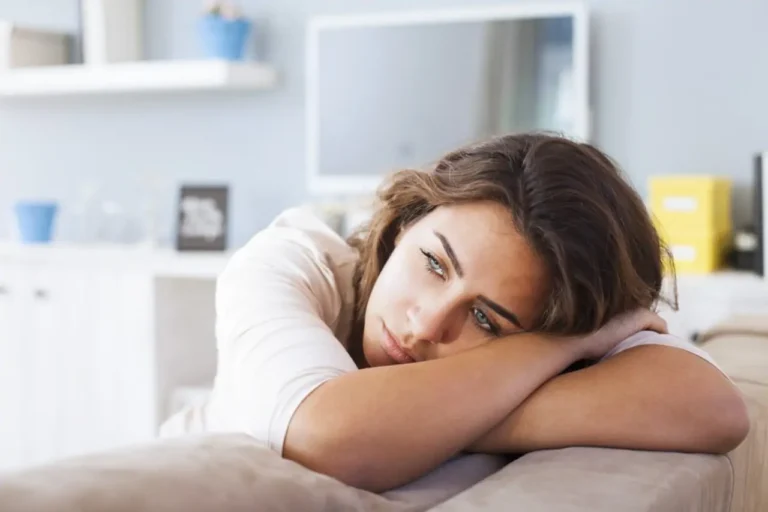 Duygusal Yorgunluk Nedir? Belirtileri ve Başa Çıkma Yolları